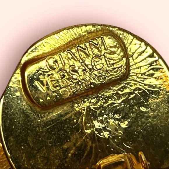 Gianni Versace Medusa Logo Vintage Clip On Earrings Black & Gold Tone - Picture 6 of 7